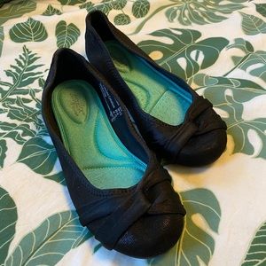 black flats